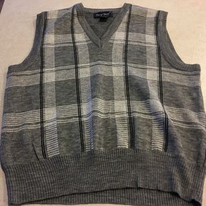 Men's sweater vest in very good shape